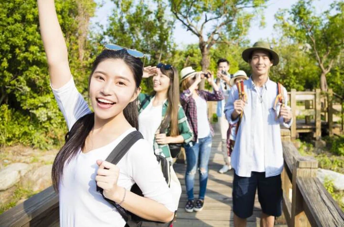 Hướng dẫn viên du lịch lương bao nhiêu? Cơ hội phát triển